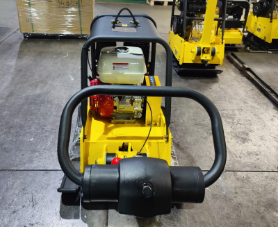 Виброплита реверсивная гидравлическая TOR CY-350 300кг, 40кН (Honda) чугунная плита