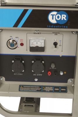 Генератор дизельный TOR KM3000D 3,0 кВт 220В 15 л с кнопкой запуска