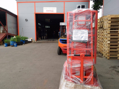 Телескопический двухмачтовый подъемник с аккумулятором GROST Double 0.2-12 (DC/АС)