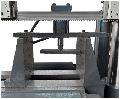 Ленточнопильный двухколонный станок Metal Master MGH-400E