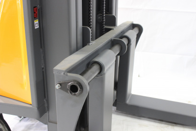 Штабелер гидравлический с электроподъемом XILIN 1,5 т 3,5 м CDD15B-E