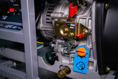 Генератор дизельный TOR KM5000D 5,0 кВт 220/380В 15 л с кнопкой запуска