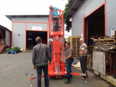 Телескопический двухмачтовый подъемник с аккумулятором GROST Double 0.2-12 (DC/АС)